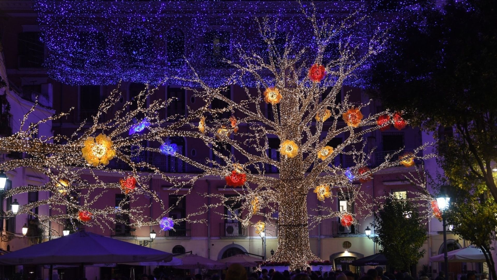 Luci d’artista al via: venerdì 14 novembre l’accensione nella villa comunale