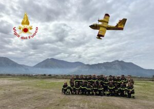 Concluso a Teggiano il primo corso DOS dei Vigili del Fuoco in Campania: 19 nuovi direttori per la lotta agli incendi boschivi