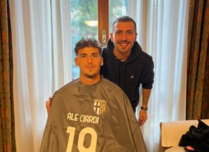 Dal Cilento alla serie A, tre giorni e 800 chilometri: il tour di Stefano Lettieri, il barbiere che fa gol