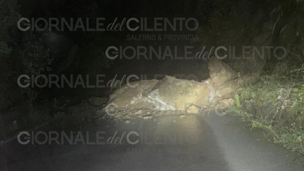 Frana sulla SP 112: disagi per la circolazione tra Rutino e Lustra