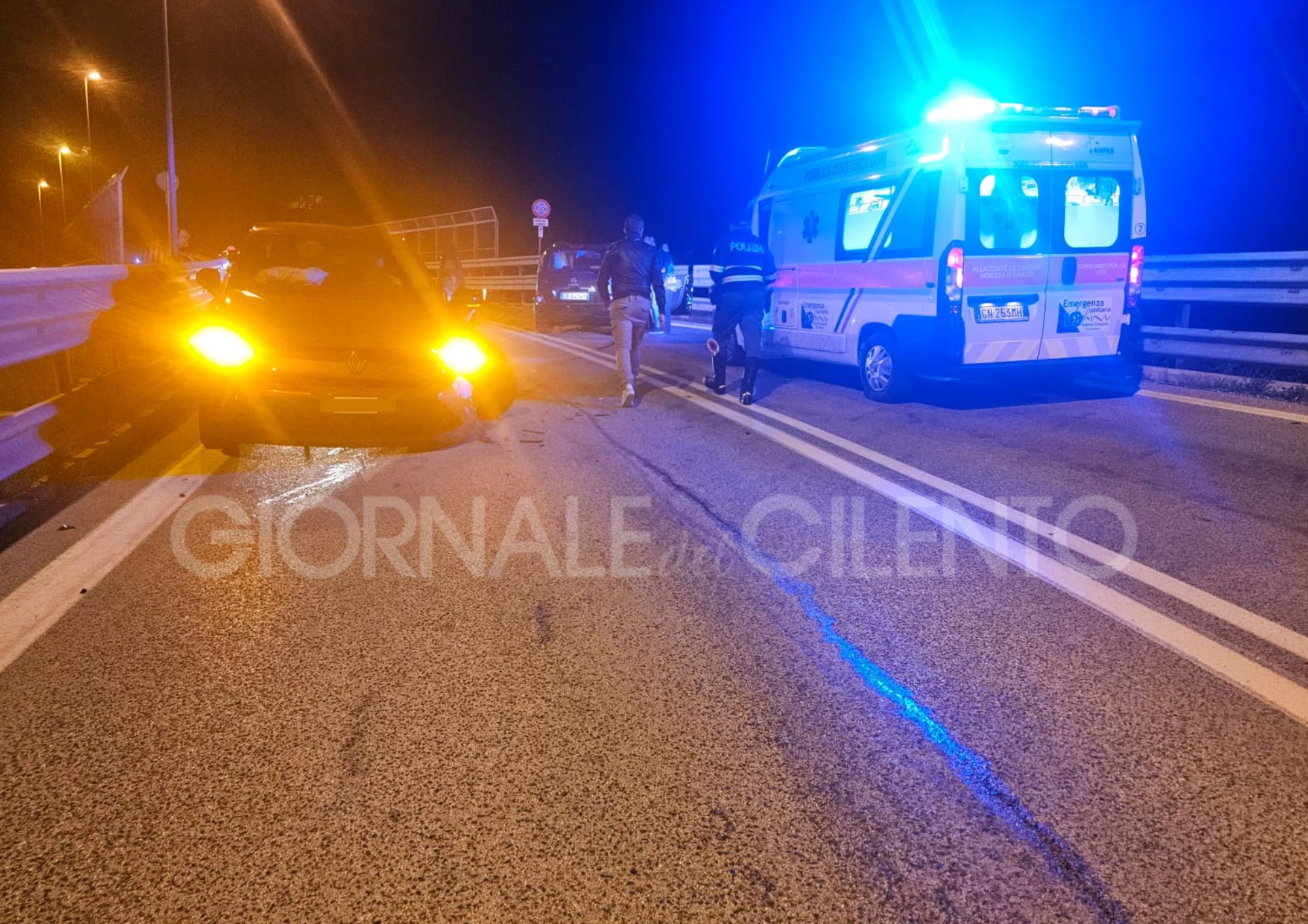 Scontro frontale allo svincolo di Polla, una donna ferita