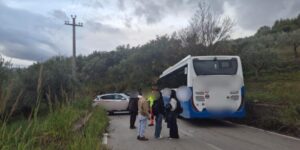 Incidente tra Bellosguardo e Corleto: coinvolti un bus con studenti e un’auto medica