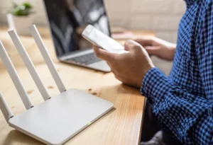 Basso Cilento paralizzato da un vasto guasto alla rete internet: disagi per cittadini, scuole e servizi essenziali