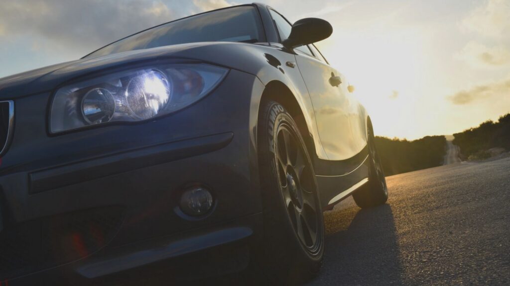 Mercato auto, ottobre in frenata: benzina e diesel in affanno, crescono ibride ed elettriche