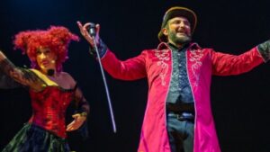 “Blue circus – Amori e storie di artisti randagi“ all’auditorium Troisi di Casalbuono