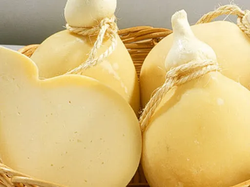 Pascoli e microclimi unici, le produzioni di formaggio nel Cilento e Vallo di Diano