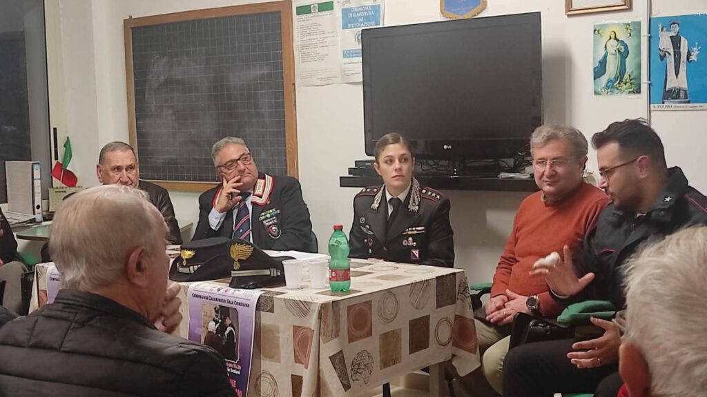 Caggiano, partecipato l’incontro sulle truffe agli anziani: i consigli dei carabinieri