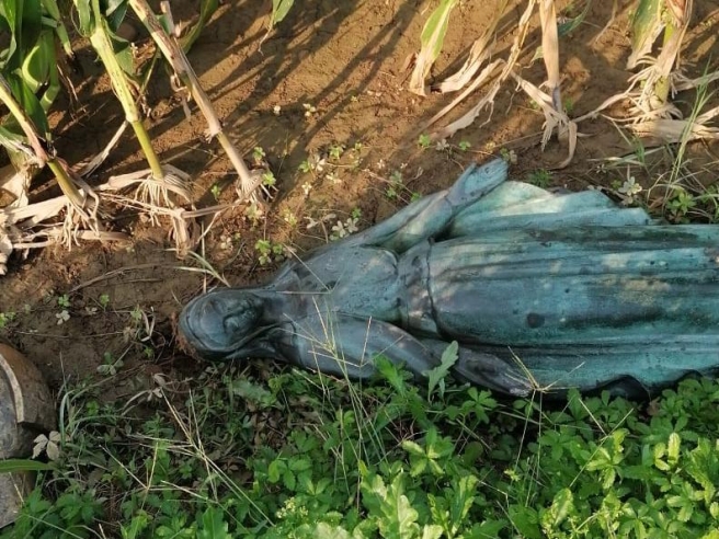 Agropoli, furti al cimitero: profanate diverse cappelle private. Rubati oggetti in rame e ottone