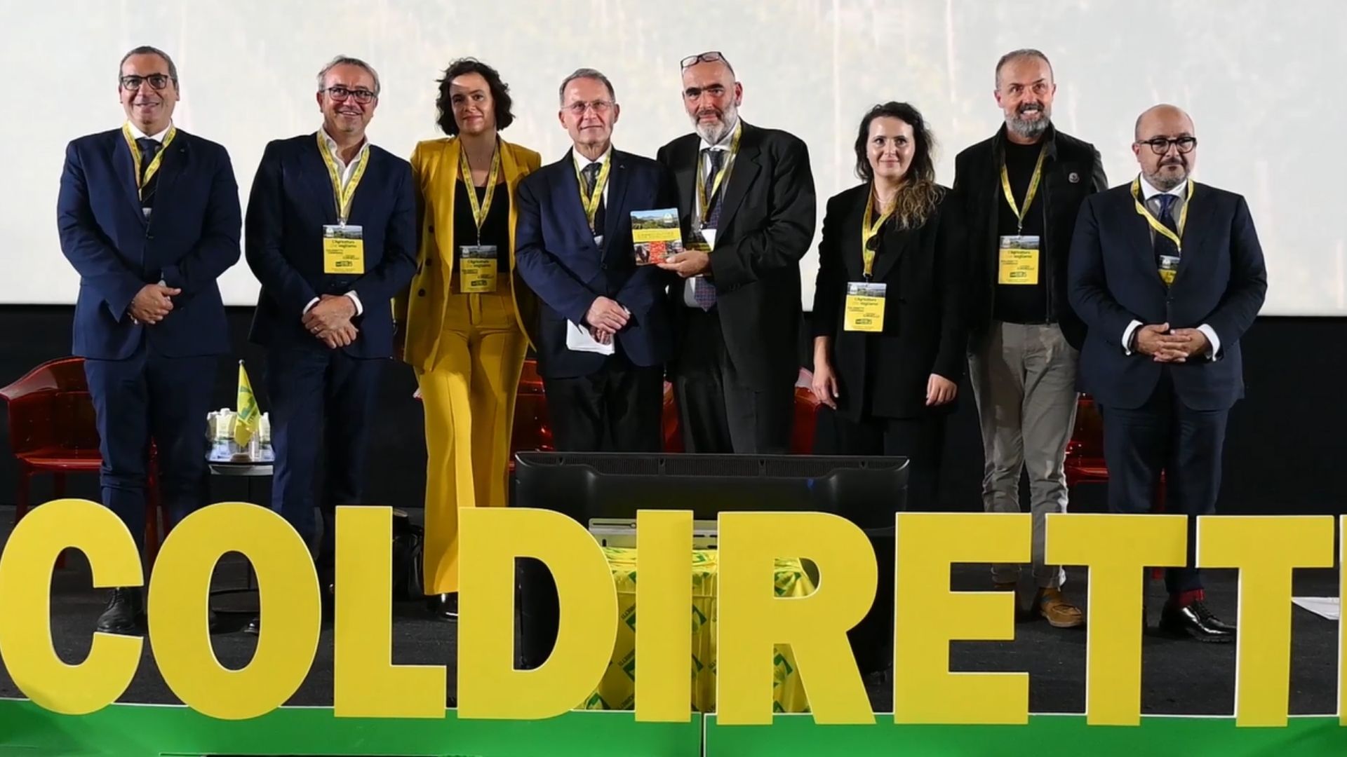 Cirielli: regole chiare e semplici per aiutare la crescita dell’agricoltura campana