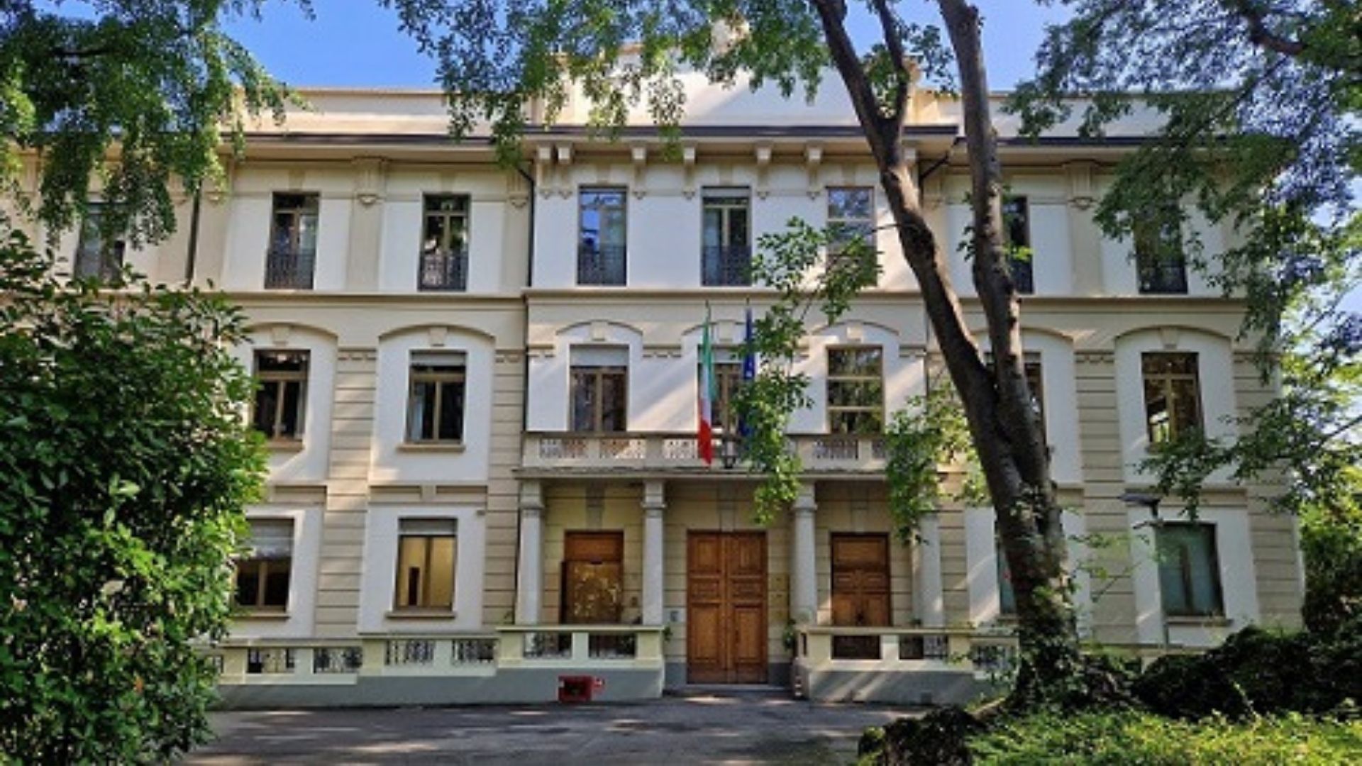 Diplomifici, nessun danno erariale: Corte dei Conti assolve collaboratore scolastico salernitano