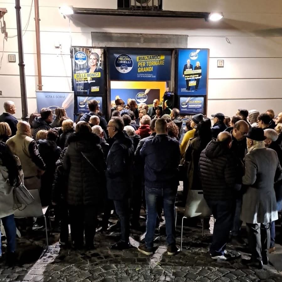 Doppia aggressione davanti alla sede del comitato di Fratelli d’Italia