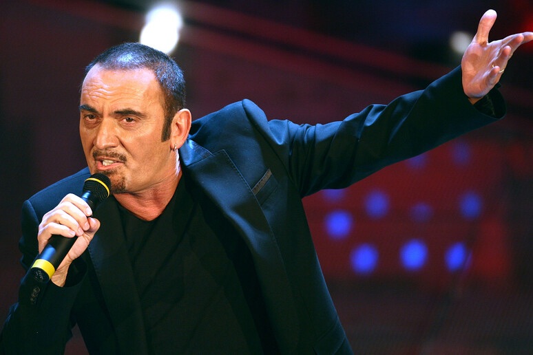 Mango, il cantautore di Lagonegro: oggi avrebbe compiuto 71 anni