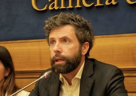 Permessi per il lutto e la malattia degli animali domestici: la proposta di legge arriva in Parlamento