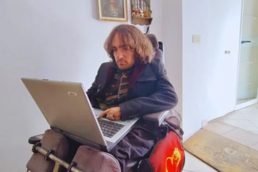 Christian Durso ce l’ha fatta, è il primo studente con disabilità a dare esami alla Sapienza in remoto