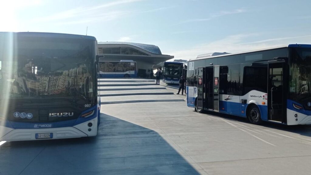 Salerno, presentati 26 nuovi autobus per il trasporto pubblico locale