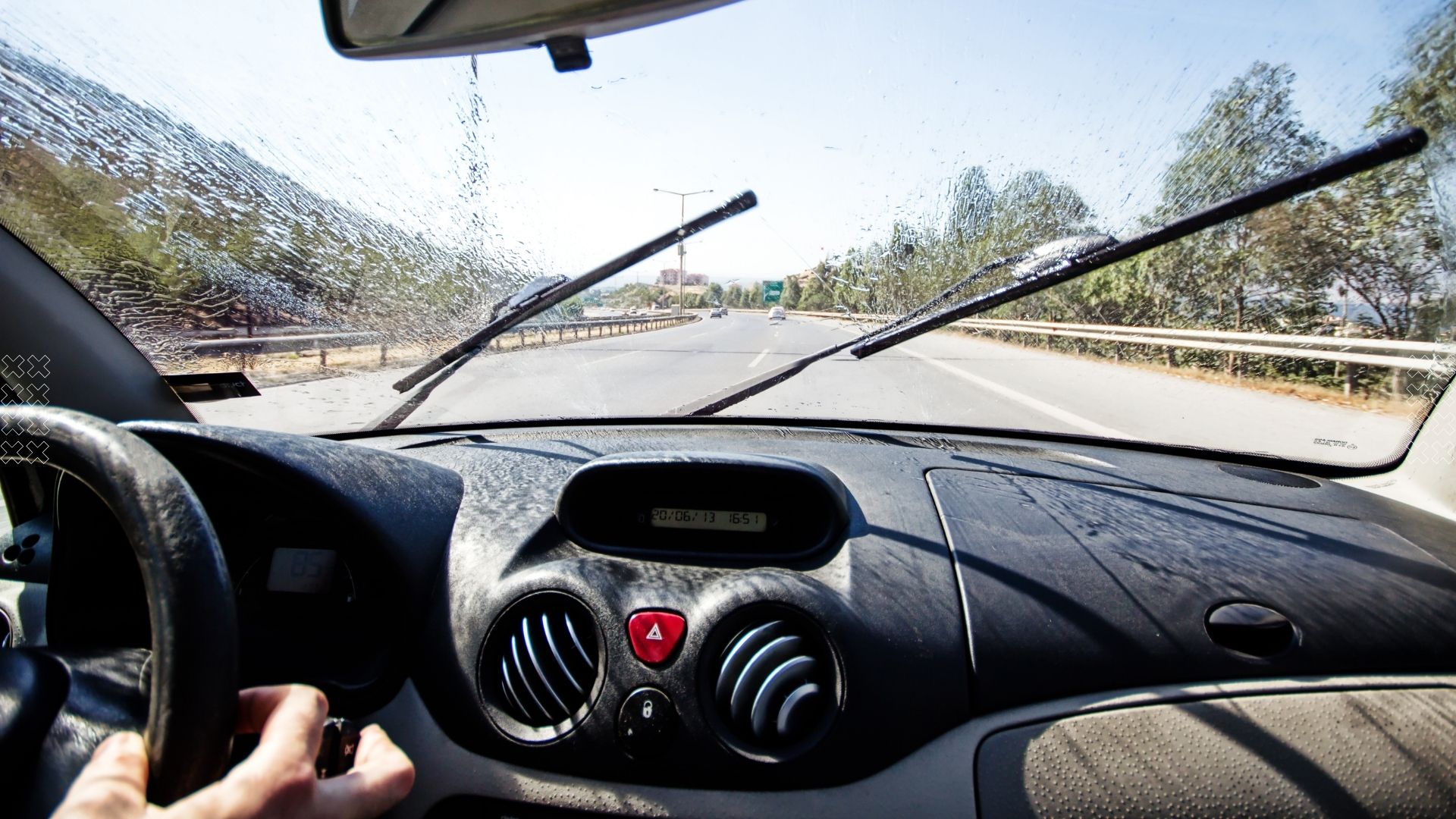 Vetri appannati, perché succede e come risolvere: consigli pratici per gli automobilisti