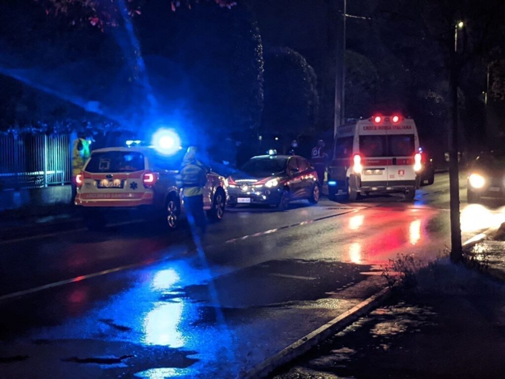 Sindaco colpito con un bastone nella notte: aggredito vicino casa da un uomo incappucciato