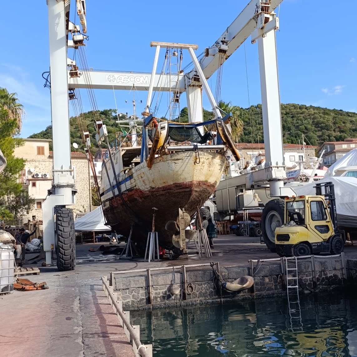 Acciaroli, recuperata la storica imbarcazione dei Vassallo: «Continuerà a navigare nei nostri cuori»
