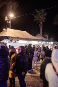 Natale ad Ascea, inaugurate in piazza Europa la ruota panoramica e la pista di pattinaggio