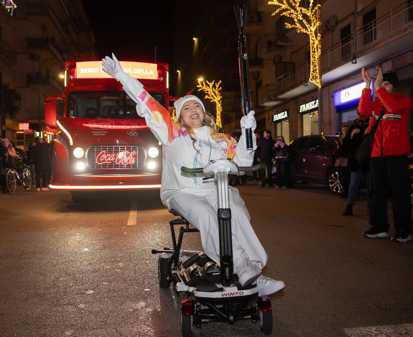 Viaggio della Fiamma Olimpica a Salerno, tra i protagonisti la tedofora Benedetta De Luca