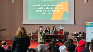 La mobilità elettrica torna in classe: al via la seconda edizione di “E-Mobility@School”