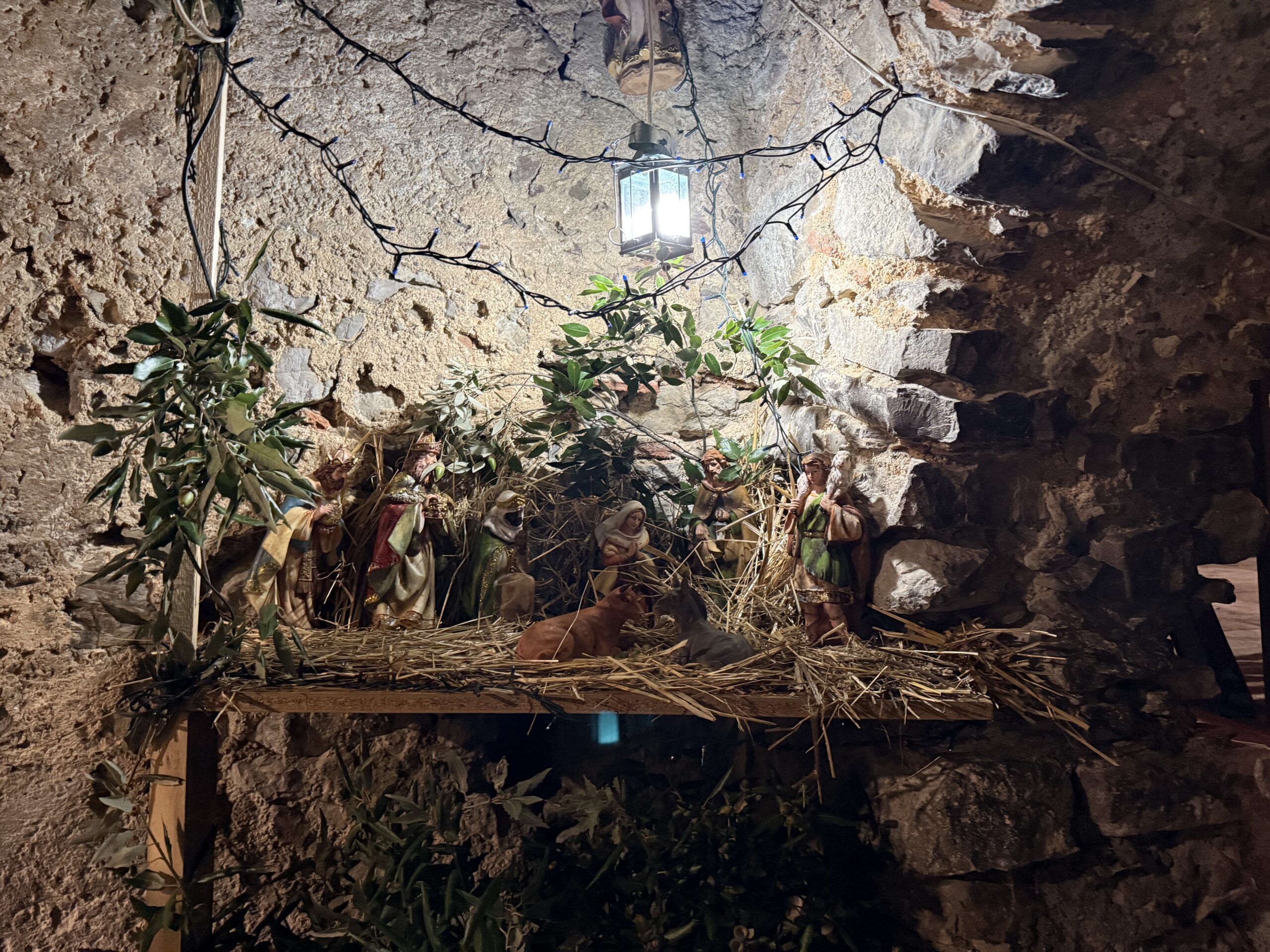 Morigerati, inaugurato il percorso de “I Presepi nel Borgo”: cinque allestimenti tra archi e vicoli