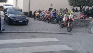 Celle di Bulgheria in lutto: motociclisti davanti la chiesa per l’ultimo saluto a Giuseppe Pagano