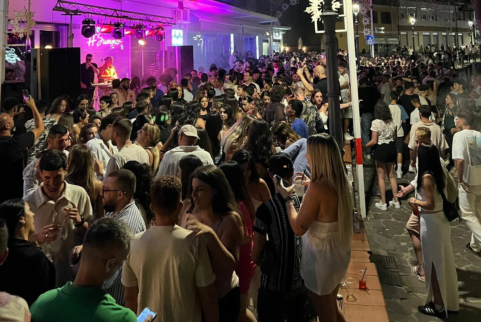 Notte bianca sudamericana a Marina di Camerota: musica, mercatini e il concerto di Don Backy