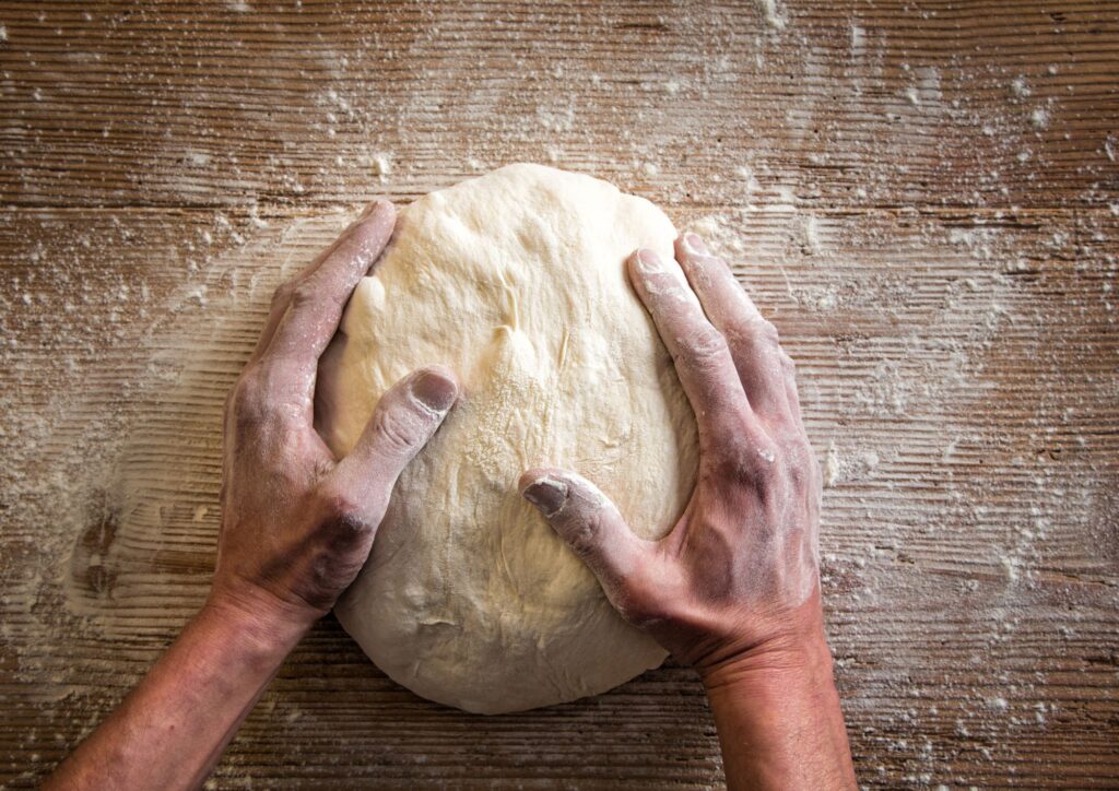 Pane fatto in casa: ricetta facile per prepararlo senza strumenti professionali