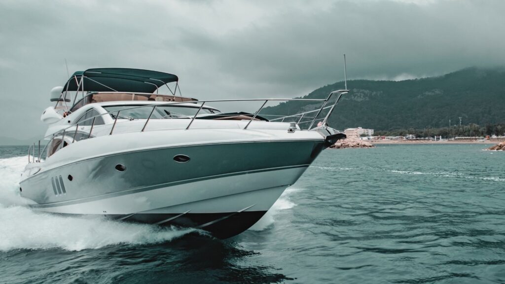 LED a bordo: risparmio energetico e migliore illuminazione per la tua barca