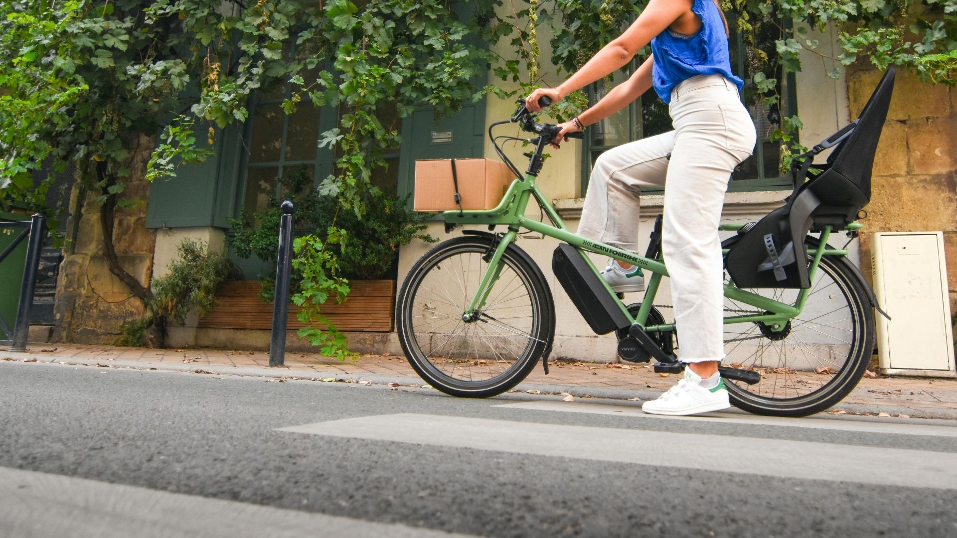 Rapporto Isfort: l’Italia resta legata all’auto, ma la mobilità sostenibile avanza