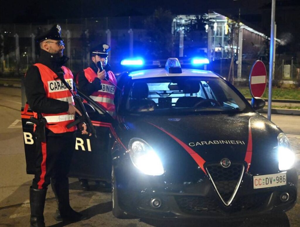 Prima le urla, poi il sangue: indagini su presunto accoltellamento. Ferito un 49enne