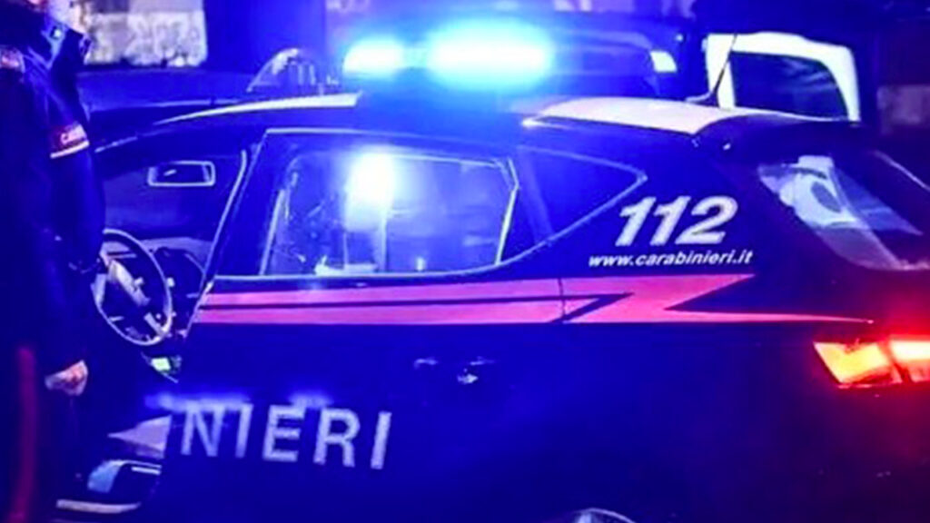 Tabaccheria assaltata a Pontecagnano: titolare minacciata, due fermati dai carabinieri