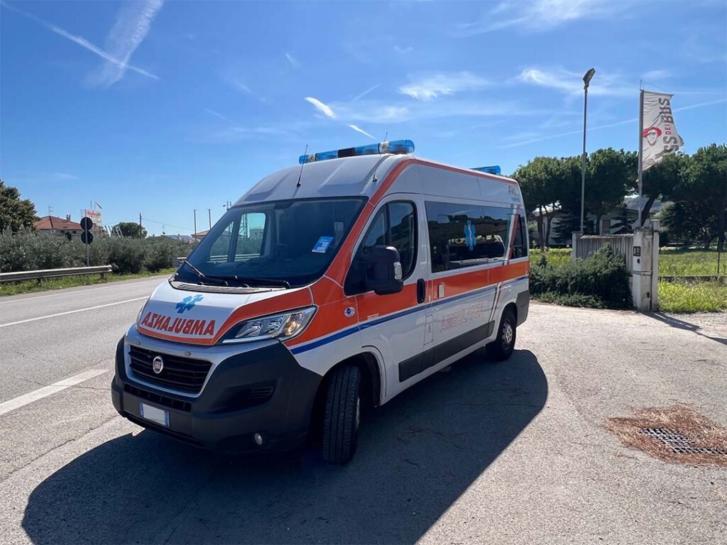 Schianto sulla litoranea di Spineta: tre feriti, coinvolta anche una 12enne