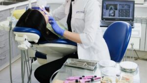 L’85% degli italiani ha problemi gengivali o dentali: nasce primo comitato scientifico