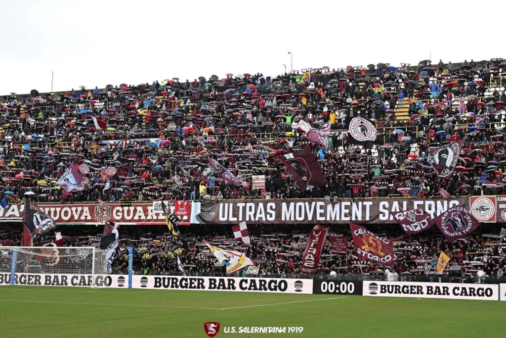 La Salernitana non va oltre l’1 a 1 con il Trapani: curva chiama squadra a rapporto