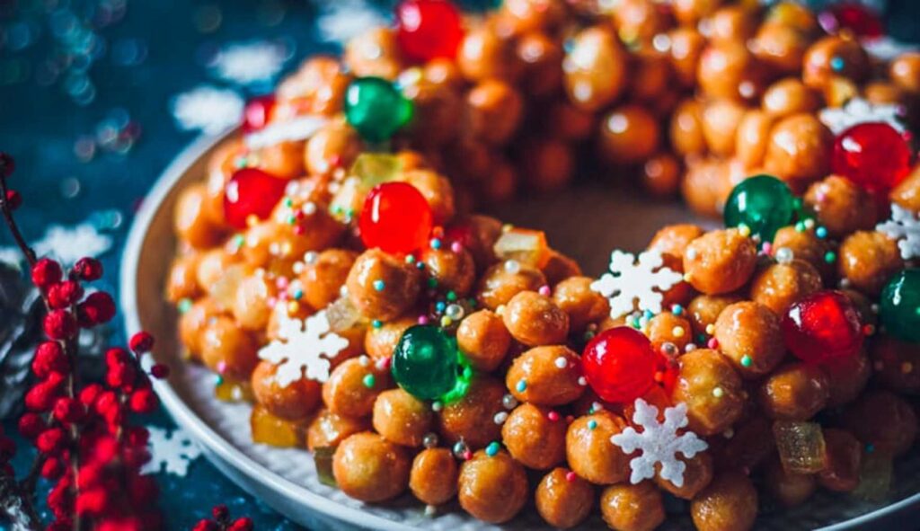 Dolci di Natale in Campania tra struffoli e mostacciol: tra storia, sapori e tradizione
