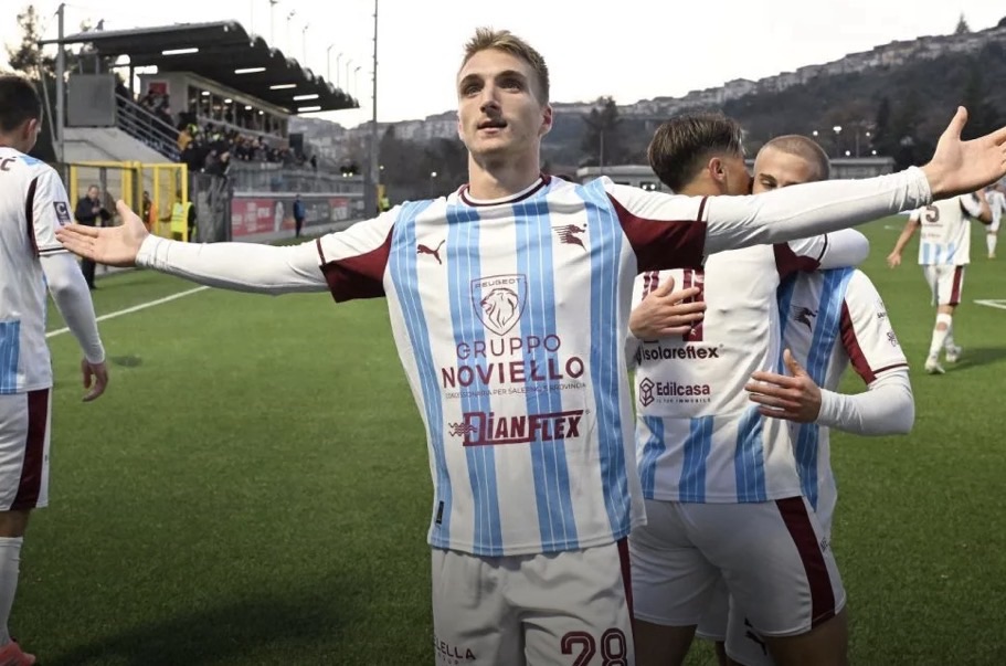 Longobardi decisivo a Picerno: il gol del 97’ rilancia i granata