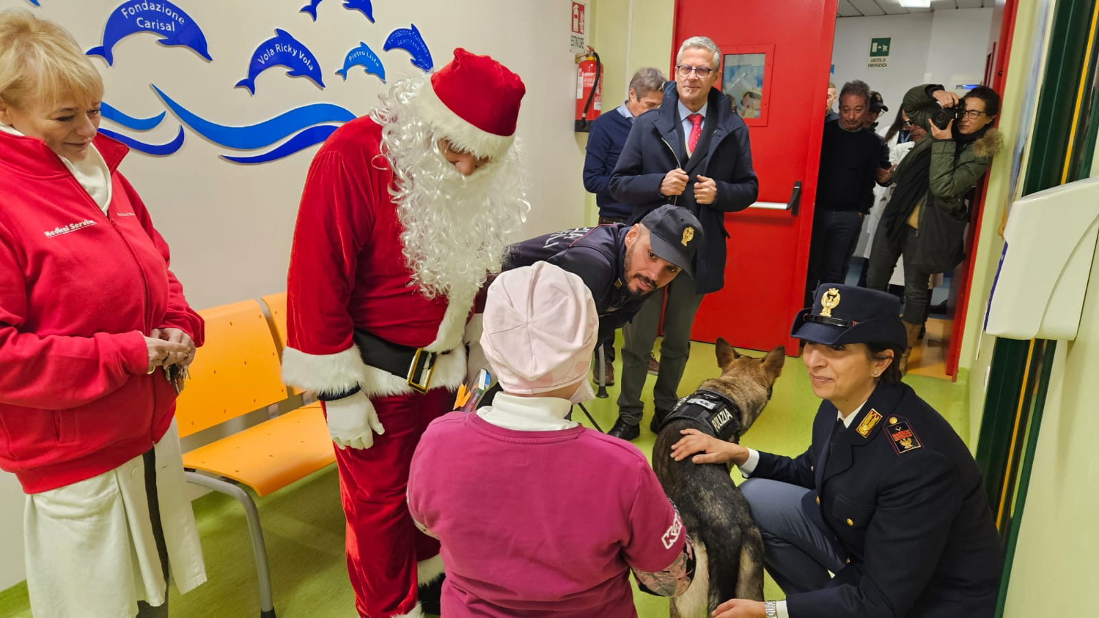Polizia di Stato in visita ai reparti pediatrici del “Ruggi”