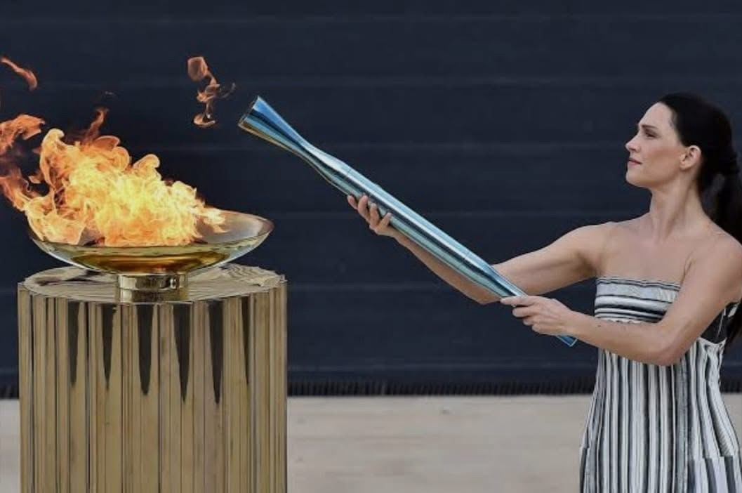 La torcia olimpica fa tappa a Salerno: la città entra nel cammino verso Milano Cortina 2026