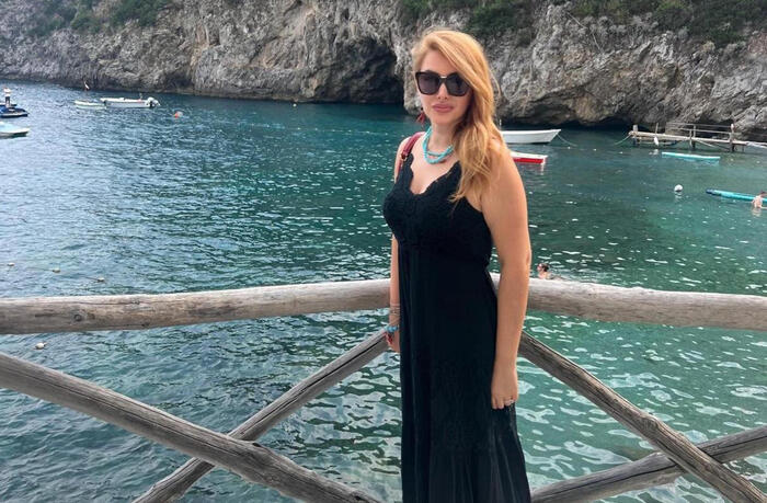 Anna Tagliaferri, imprenditrice di 40 anni, uccisa in casa: un’altra donna vittima di femminicidio