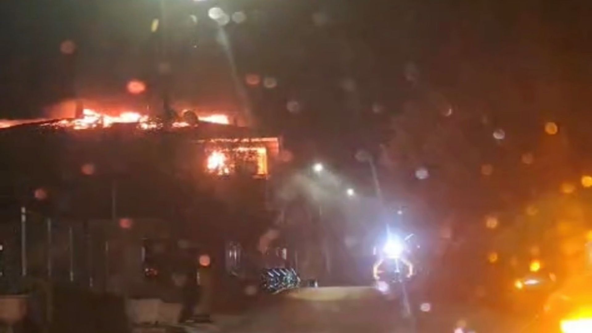 Paura nella tarda serata di ieri a Montecorice: in fiamme il sottotetto di un’abitazione