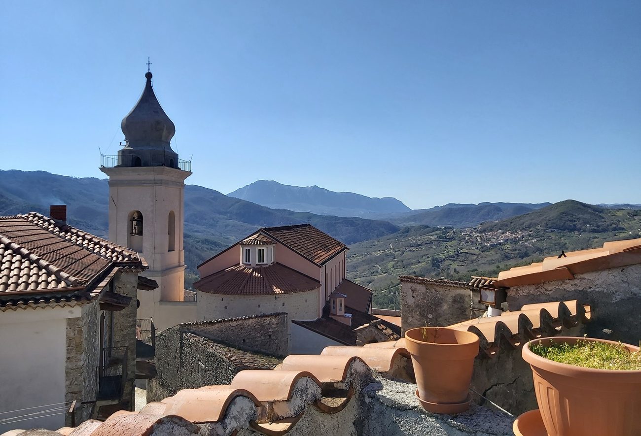 Itinerari lenti nel Cilento: paesi da scoprire a piedi tra natura, storia e silenzi