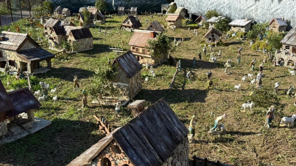 La magia del Natale: a Ceraso il presepe artigianale di Patrizia Marca