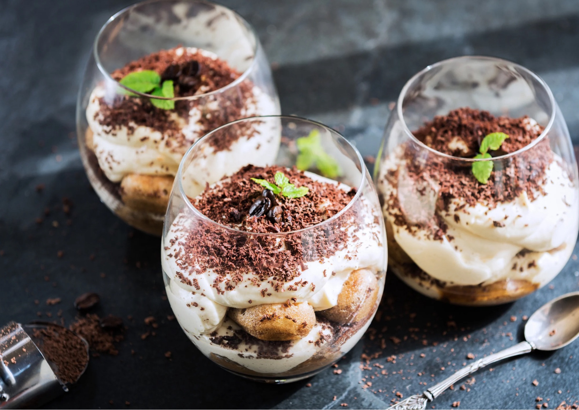 Intramontabile tiramisù: preparalo in tazza per le feste