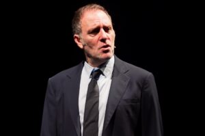 Giù la maschera: Valerio Mastrandrea incontra il pubblico salernitano