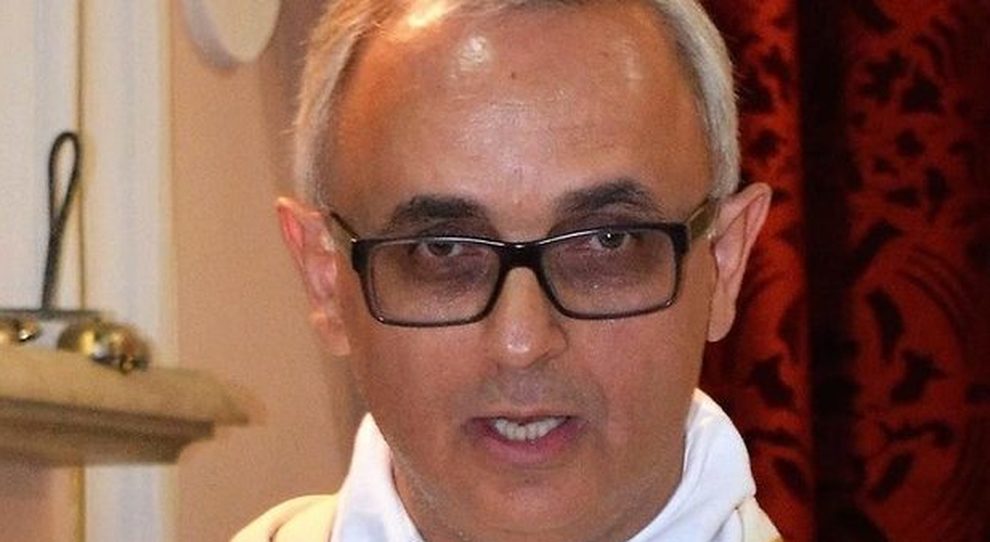 Caso Mottola, bufera nella diocesi di Aversa per la presenza alle celebrazioni pubbliche del sacerdote condannato per pedofilia