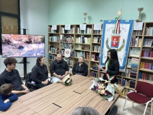 Emilia e Giovanni, dalla scarpa da trekking all’anello: in Cilento il primo matrimonio sul Cammino di San Nilo