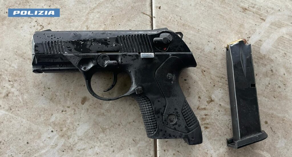 Battipaglia, si ferisce con un colpo di pistola: arrestato 42enne per arma clandestina