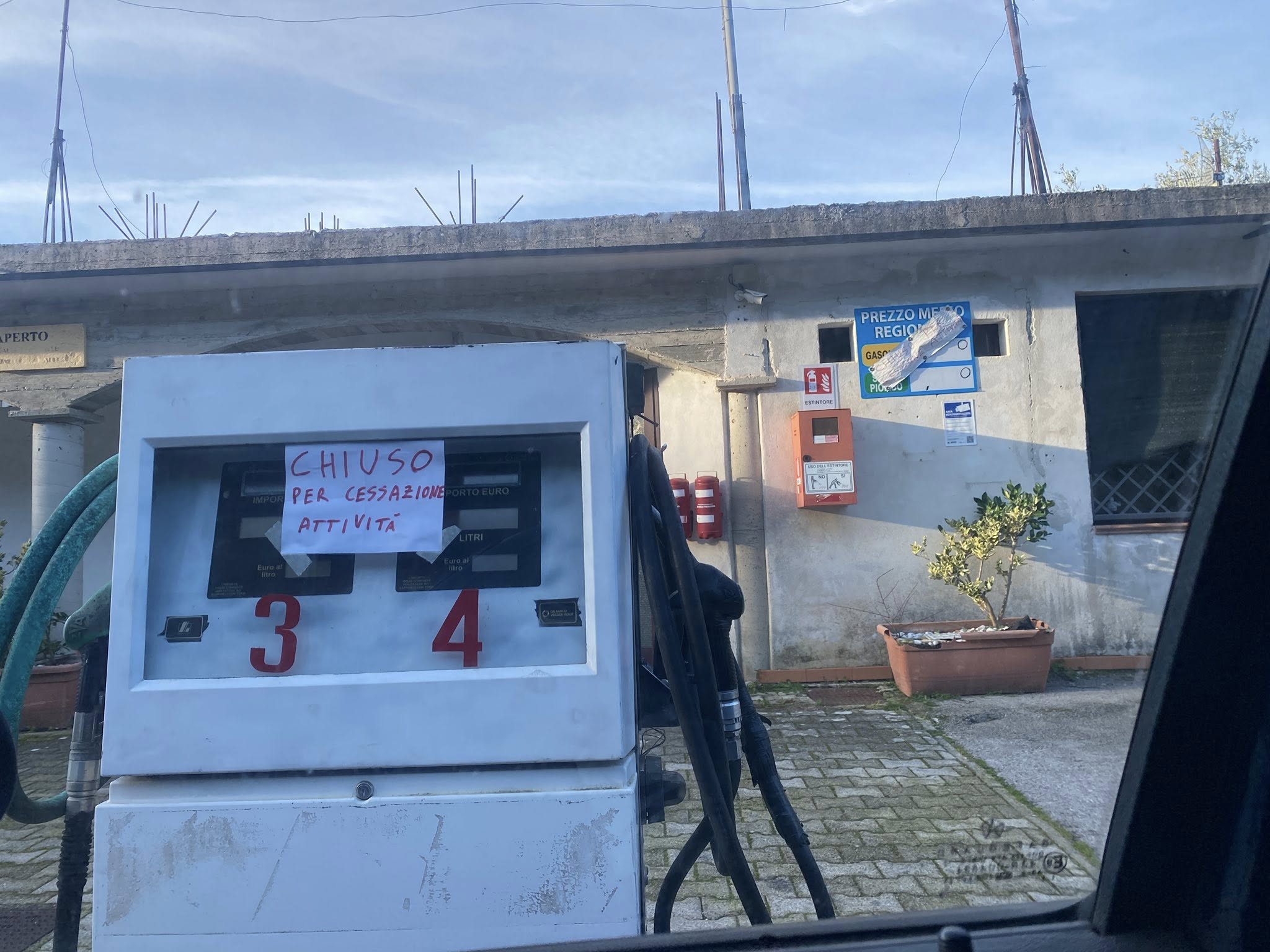 Pisciotta resta senza distributore di carburanti: chiude l’unico impianto